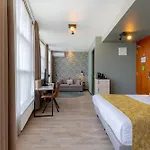 Shanghai Holland 4*