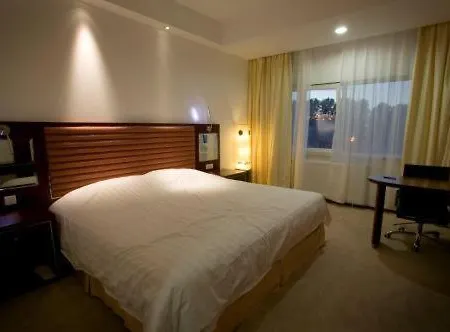 Shanghai Holland Hotel 4*