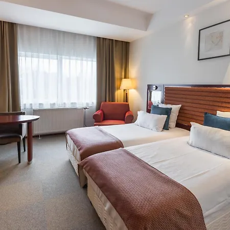 Shanghai Holland Hotel 4*
