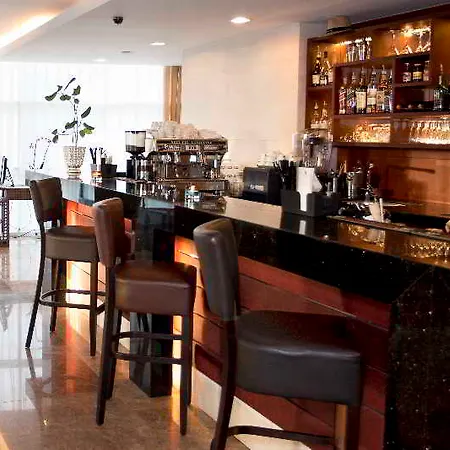 Shanghai Holland Hotel 4*