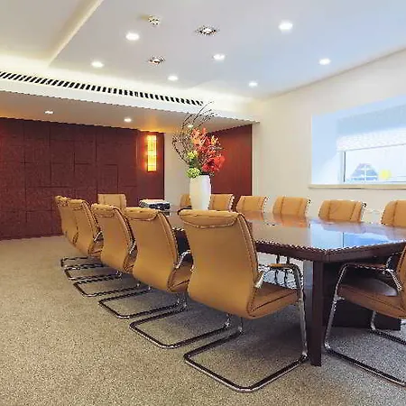 Shanghai Holland Hotel 4*