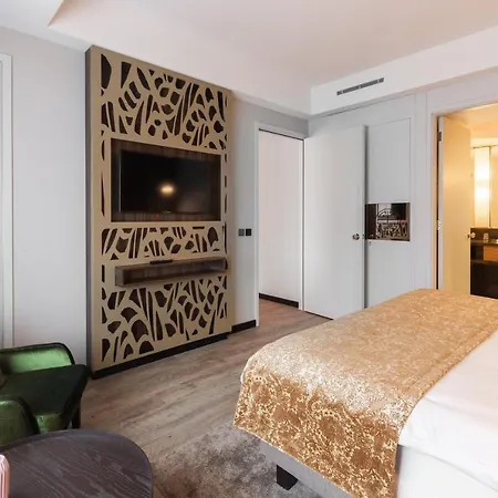 Shanghai Holland 4*