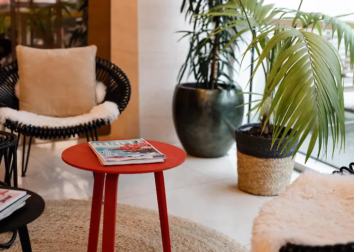 Shanghai Holland Отель 4*