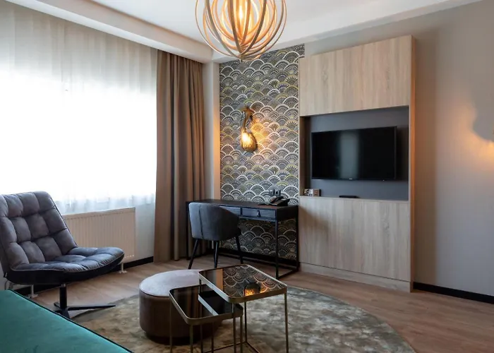 Shanghai Holland Отель 4*