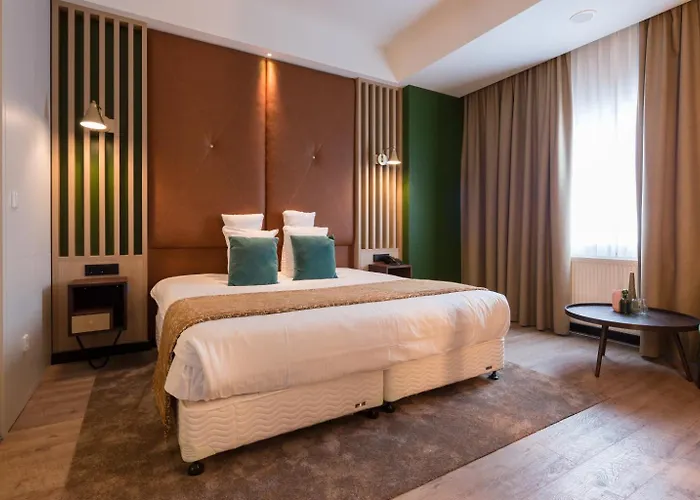 Отель Shanghai Holland Делфт