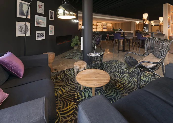 Отель Shanghai Holland 4*