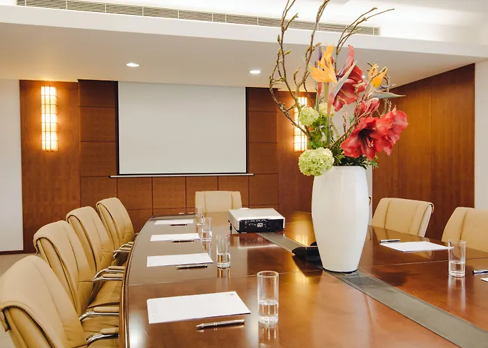 Shanghai Holland Hotel 4*