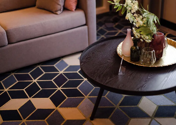 Отель Shanghai Holland