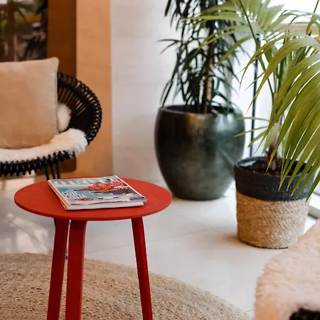 Shanghai Holland Hotel 4*