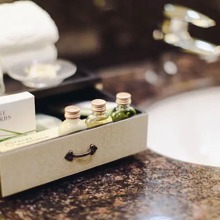 Shanghai Holland Hotel 4*